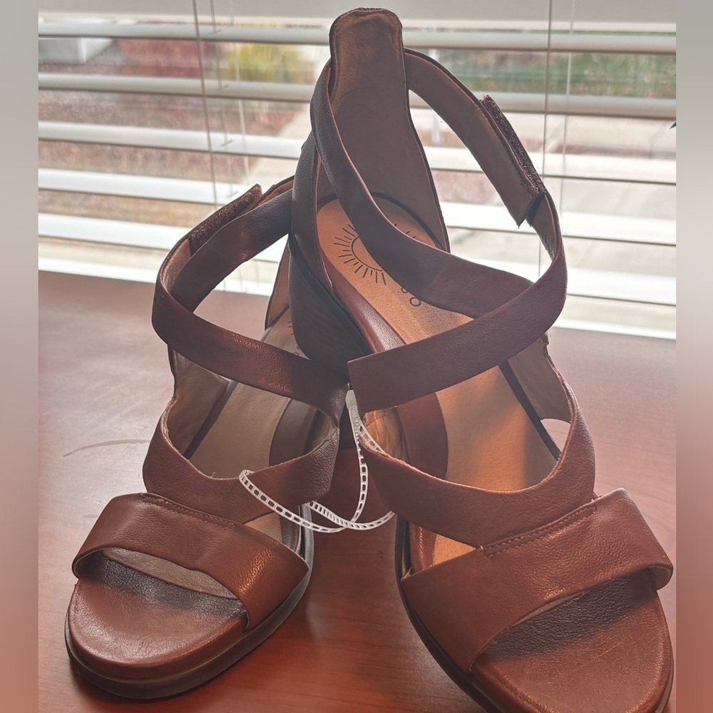 Brioso Verandah Leather Sandals